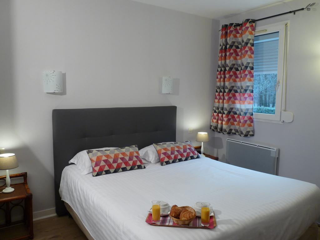 Ariane Hotel Joué-lés-Tours Bagian luar foto