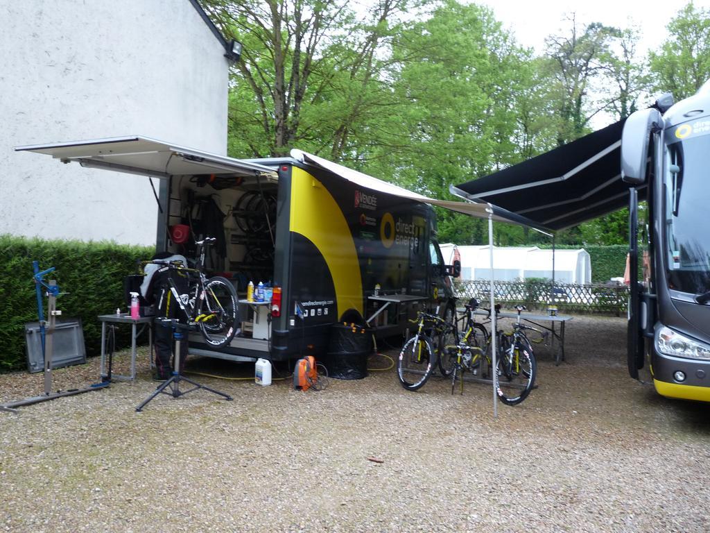 Ariane Hotel Joué-lés-Tours Bagian luar foto